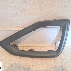 LISTWA OZDOBNA TYLNEJ KRATKI ZDERZAKA LEWA AUDI Q2