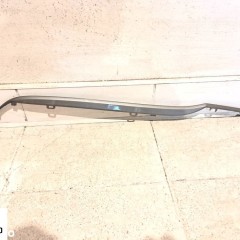 Suzuki Vitara 3 III lft listwa dokladki zderzaka tył Prawa