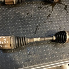 DACIA DUSTER 1 I , 2 II 4X4 1.6 SCE 4WD PÓŁOŚ PRAWA 391001162R 1.2 TCE Wwa