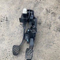 DACIA DUSTER 2 II  PEDAŁ GAZU HAMULCA PEDAŁY 180108467R  8201606986  Wwa
