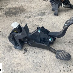 DACIA DUSTER 2 II  PEDAŁ GAZU HAMULCA PEDAŁY 180108467R  8201606986  Wwa