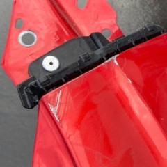 RENAULT KADJAR 15-22 BŁOTNIK PRZEDNI LEWY LIFT przód lewy czerwony Wwa