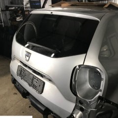 DACIA DUSTER 2 II 19r KLAPA TYLNA tył BAGAŻNIKA TYLNIA srebrna Wwa