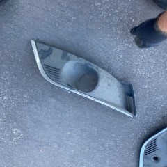 RENAULT Megane IV 4 lewa chrom kratka połysk ZDERZAKA  przedniego KRATKA halogenu W ZDERZAK  przedni  zaślepka na halogen