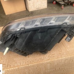 DACIA DUSTER 2 II lift LAMPA igła! PRZEDNIA PRAWA REFLEKTOR PRAWY PRZÓD przedni  260106194R Wwa