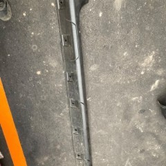 DACIA DOKKER STEPWAY ORYGINALNA LISTWA PROGOWA PRAWA NAKŁADKA PROGU PRÓG PLASTIKOWY PRAWY  OSŁONA PROGU Wwa