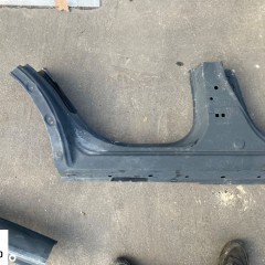 RENAULT KADJAR NOWY ORYGINALNY PRÓG PRAWY słupek środkowy błotnik tylny tylni skarpetka skarpeta poszycie progu Wwa