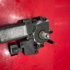 AUDI A6 C5 SILNICZEK SZYBY 119024114