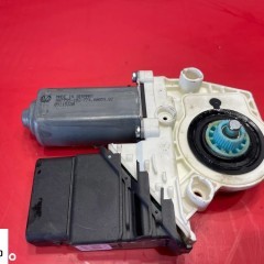 VW PASSAT B6 SILNICZEK SZYBY 1K0959704F