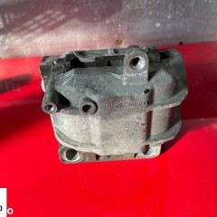 Volkswagen OE 1K0199262AJ łapa poduszka silnika