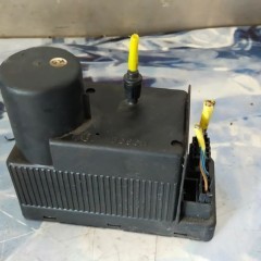 POMPKA ZAMKA CENTRALNEGO MERCEDES C220  0132006344