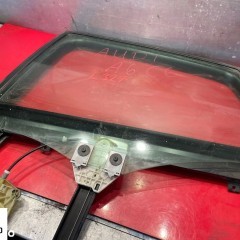 RAMKA SZYBA PODNOŚNIK DRZWI LEWY TYŁ A6 C6