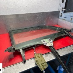 RAMKA SZYBA PODNOŚNIK DRZWI LEWY TYŁ A6 C6