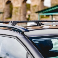 Bagażnik bazowy dachowy na relingi Turtle Air zamykany aerodynamiczny