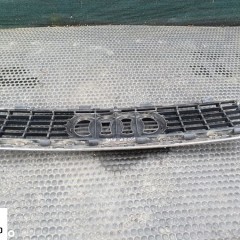 Atrapka 8E0853651F Atrapa Gril Maski Chrom Ramka Emblemat Znaczek Audi A4 B6