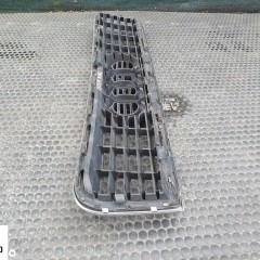 Atrapka 8E0853651F Atrapa Gril Maski Chrom Ramka Emblemat Znaczek Audi A4 B6