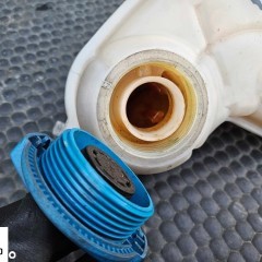 Zbiorniczek 8E0121403 8E0121321 Zbiornik Wyrównawczy Płynu Chłodzacego Korek Czujnik AUDI A4 B6 B7 A6