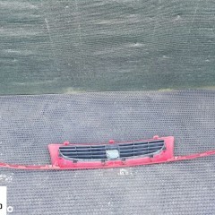 Atrapka Atrapa LP3G Czerwona Chlodnicy Gril Maski Emblemat Znaczek Seat Cordoba I 1 Ibiza II 2