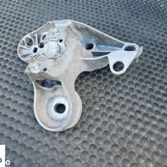 Lapa Mocowanie 8E0199351 8E0199352 Wspornik Silnika Podpora Poduszki Drazka Audi A4 B6 B7