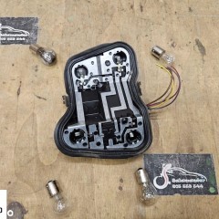 Wklad Lampa Lampy Oprawa Zarowki Mocowanie Tyl Prawy Tylne AUDI A4 B7 Sedan