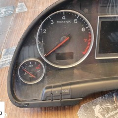 Licznik 8E0920930S 0263626134 Zegary Wskazniki Wyswietlacz Kolorowy FIS EUROPA 1.8T A4 B6 B7