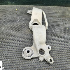 Łapa Wspornik 8E0399263R Poduszka Podpora Belka Skrzyni Skrzynia Biegów Audi A4 B6 B7