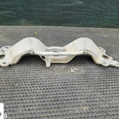 Łapa Wspornik 8E0399263R Poduszka Podpora Belka Skrzyni Skrzynia Biegów Audi A4 B6 B7