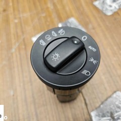 Włacznik 8E0941531D Przełacznik Świateł Mijania Pokretło Halogeny Auto AUDI A4 B6 B7 Seat Exeo