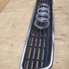 Atrapa Atrapka Gril 8D0853651E 8D0853651J Maski Ramka Chrom Znaczek AUDI A4 B5