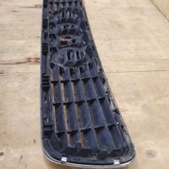 Atrapa Atrapka Gril 8D0853651E 8D0853651J Maski Ramka Chrom Znaczek AUDI A4 B5