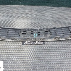 Atrapa Atrapka Gril 8D0853651E 8D0853651J Maski Ramka Chrom Znaczek AUDI A4 B5