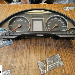 Licznik 8E0920901D 0263626090 Zegary Wskazniki Obudowa Europa 1.9 2.0 TDI Audi A4 B7