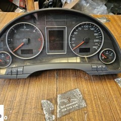 Licznik 8E0920901D 0263626090 Zegary Wskazniki Obudowa Europa 1.9 2.0 TDI Audi A4 B7