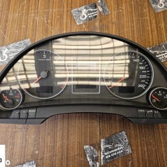 Licznik 8E0920901D 0263626090 Zegary Wskazniki Obudowa Europa 1.9 2.0 TDI Audi A4 B7