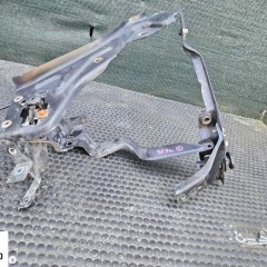 Slizg Lampy Mocowanie Uchwyt Okular Zamek Linka Przod Przedni LEWY  Mercedes W204 C-Klasa