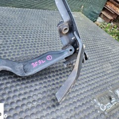 Slizg Lampy Mocowanie Uchwyt Okular Zamek Linka Przod Przedni LEWY  Mercedes W204 C-Klasa