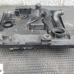 Pokrywa 03C129607 06A103638A Silnika Obudowa Oslona 1.6 FSI  VW Golf 5 V Touran