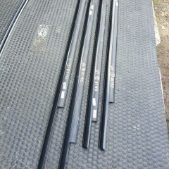 Listwa Listwy Zgarniajace Ramki Szyb Chrom Oklejone Czarne AUDI A4 B8 Sedan