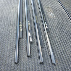 Listwa Listwy Zgarniajace Ramki Szyb Chrom Oklejone Czarne AUDI A4 B8 Sedan