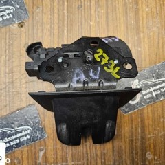 Zamek 8P4827505C 8E9827520A Klapy Bagażnika Czujnik Rygiel Bolec AUDI A3 8P A4 B7 B8 A5 8T A6