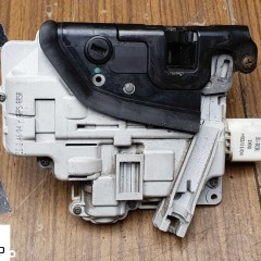 Zamek 8E0839015AA 8E0839016AA Zamki Drzwi Tyl Prawy Lewy Audi A4 B7 Seat Exeo Sedan Kombi