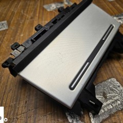 Popielniczka 2 DIN 8E0857951J 03S Klapka Wklad Carbon Srebrna Rybia Luska Audi A4 B6 B7