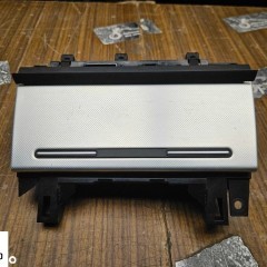 Popielniczka 2 DIN 8E0857951J 03S Klapka Wklad Carbon Srebrna Rybia Luska Audi A4 B6 B7