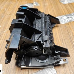 Popielniczka 2 DIN 8E0857951J 03S Klapka Wklad Carbon Srebrna Rybia Luska Audi A4 B6 B7