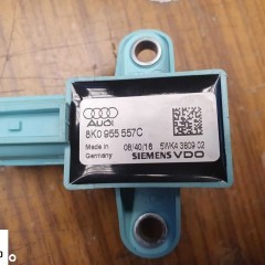 Czujnik Uderzenia 8K0955557C 1K0909606C Czujniki Uderzeniowy Sensor Audi A4 B8 A5 A6 Q5 VW Skoda Seat