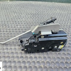 Zamek Drzwi 4B1837015G 8E1837016C Rygiel Lewy Prawy Przod Przedni Europa Audi A4 B6 A6 C5 Sedan Kombi