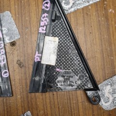 Oslona 8E5853273C 8E5853274C Oslony Trojkat Dekor Szyby Drzwi Tyl Tylne Audi A4 B6 B7 Sedan Kombi