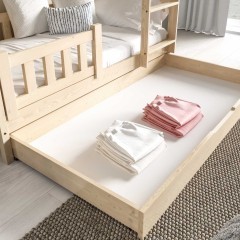 Piętrowe łóżko dziecięce ZUZIA z drewna sosnowego + materace w cenie