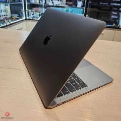 Apple MacBook Air A1932 jak nowy.