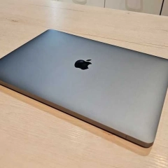 Apple MacBook Air A1932 jak nowy.